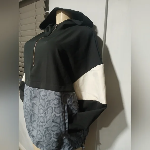 Avia Black and White Hoodie with Gray Snake Pattern - Picture 2 of 9